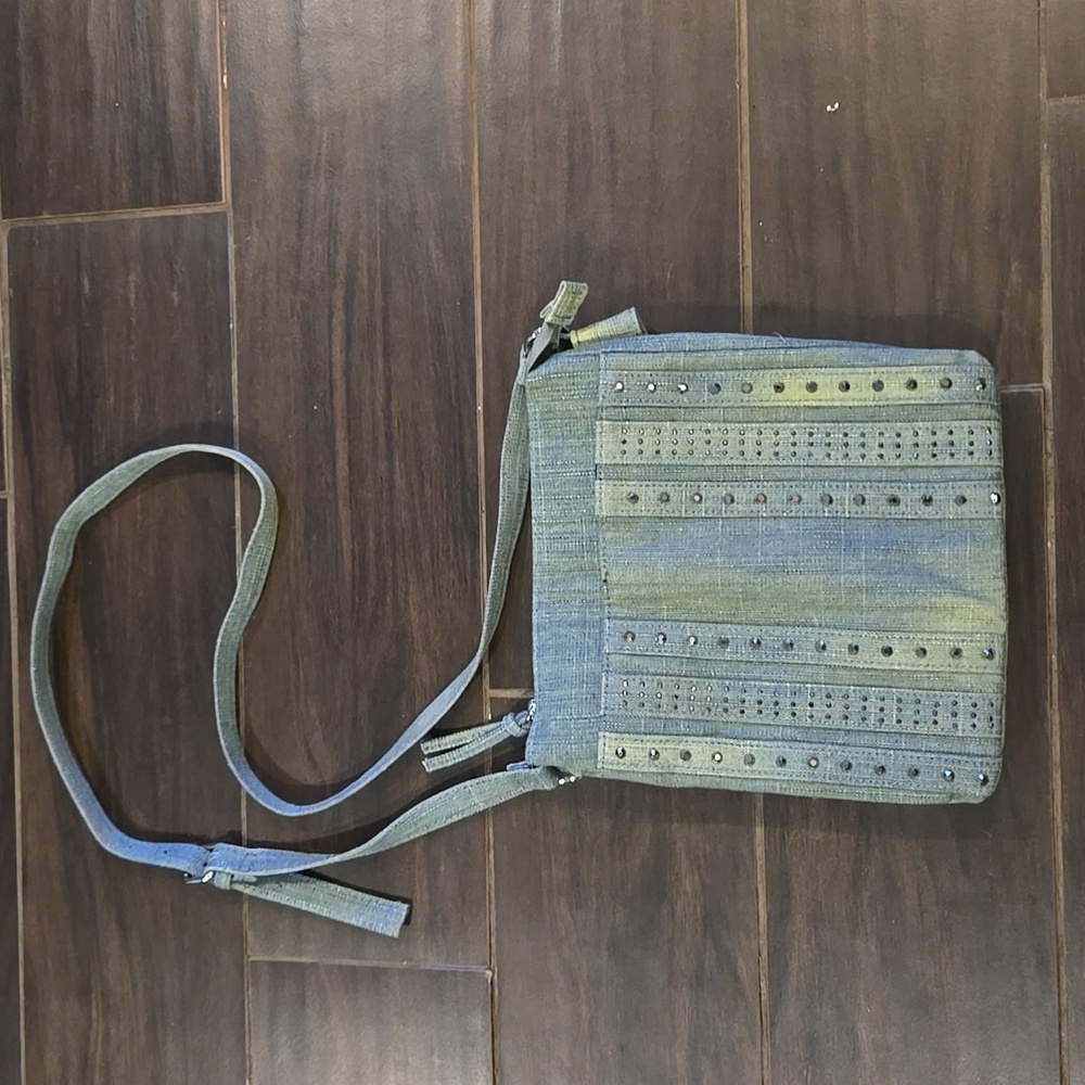 ✨ Vintage Denim Studded Crossbody 10 X 9 ✨